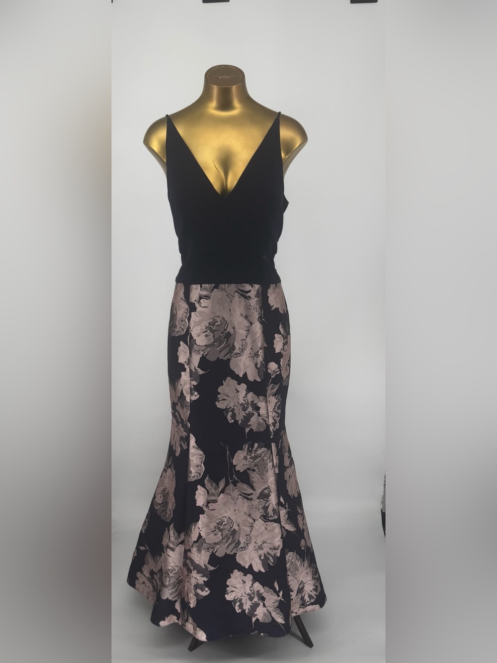Xscape Black & Blush Floral V-Neck Formal Evening Dress Size 16